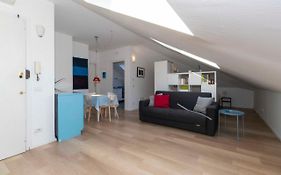 Bellardo Hillview Apartment